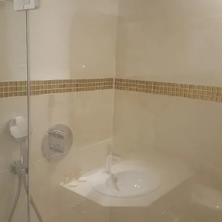 Mohr & Hotel 3*
