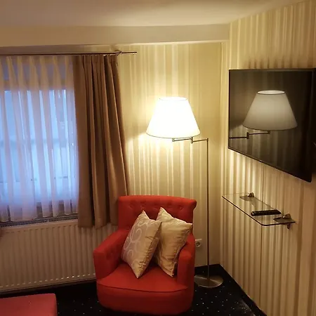 Mohr & Hotell 3*