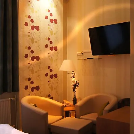 Mohr & Hotel 3*