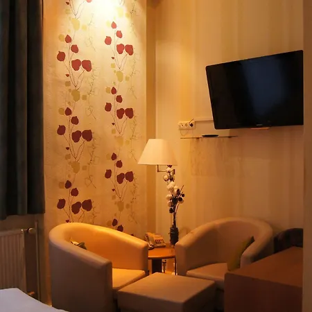 Mohr & Hotel 3*