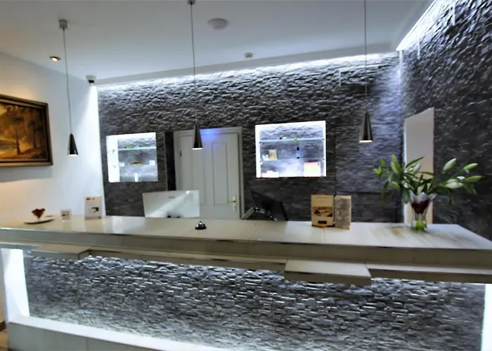 Mohr & ホテル ヴェルダー